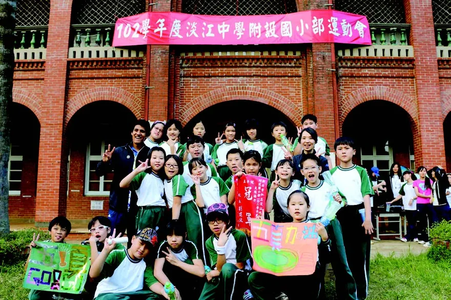 2007 年淡江中學附設小學部以純德大樓為創校校舍。