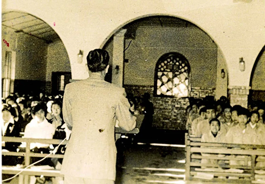 1966 年大禮拜堂落成後,小教堂改成教室(今教務處)。
