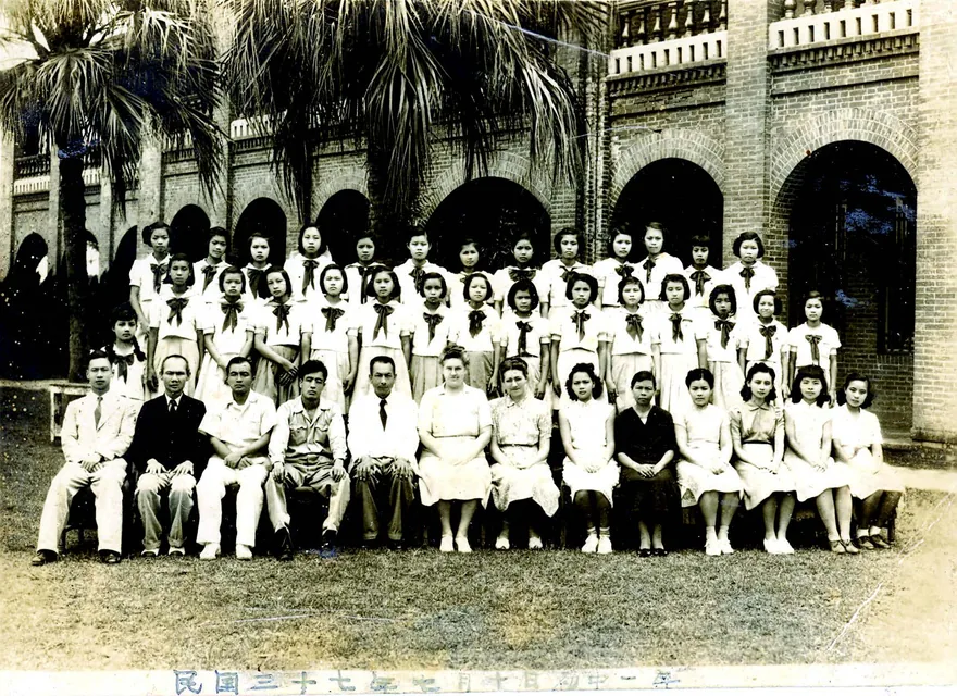 淡水中學男、女兩部短暫合併後,1948 年再度分開經營。改名純德女中後, 陳清忠校長在杜道理姑娘和德明利姑娘回台協助下, 校務開始穩定發展。