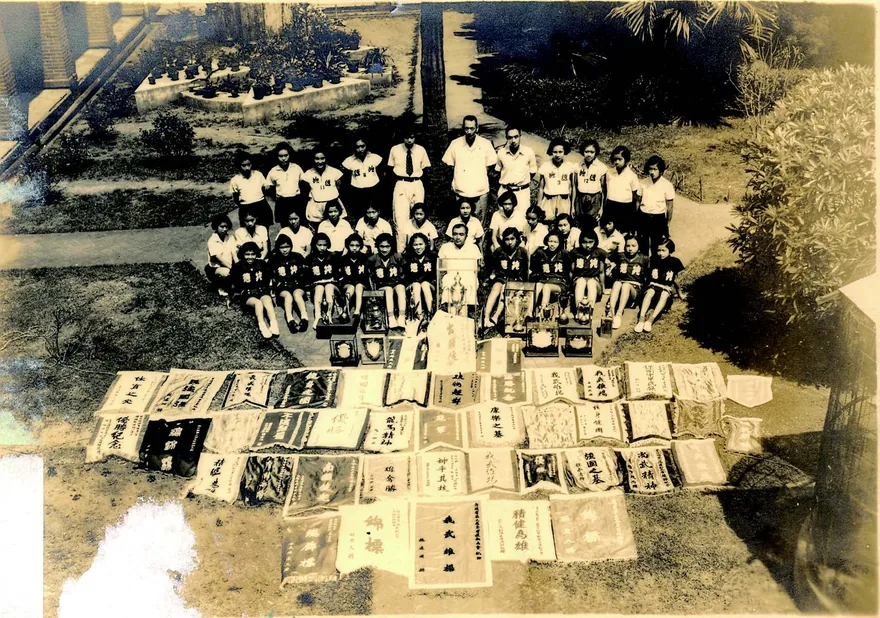淡水中學校的軍訓用槍,是淡水二二八事件的要角。這批槍械是 1939 年配發到淡中的,約兩百枝是無膛線三八教練用槍,足夠一個年級軍訓課使用。其中只有幾把能射擊,學校並無子彈。平時槍械都鎖在槍械庫。