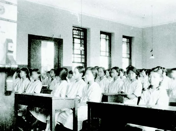 淡水女學院採西式教育,學風與校園仿歐美學校,有別於當時皇民教育的日本高等女子學校