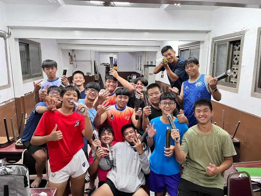 在夢想這條路上如果累了 要調整的是腳步 而不是改變初衷。 2
