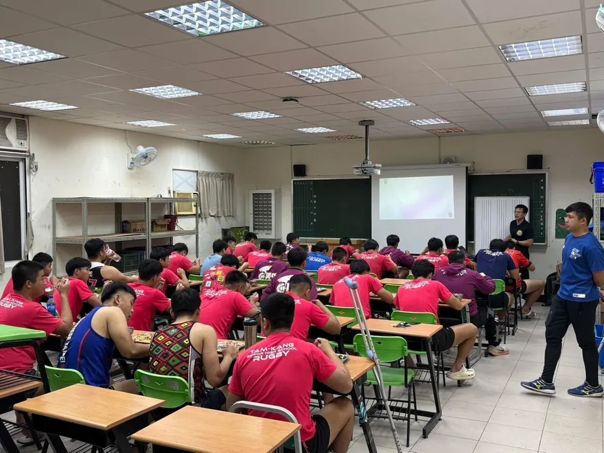 感謝文化大學與長榮大學特地蒞臨本校進行招生分享，讓同學們對未來升學方… 1